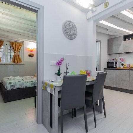 Palazzo Dolfin - Piazza San Marco Lovely Apartment เวนิส ภายนอก รูปภาพ