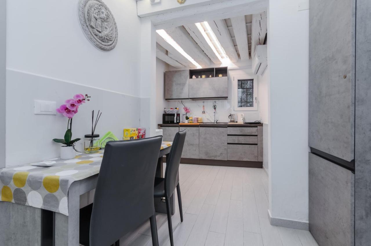 Palazzo Dolfin - Piazza San Marco Lovely Apartment เวนิส ภายนอก รูปภาพ
