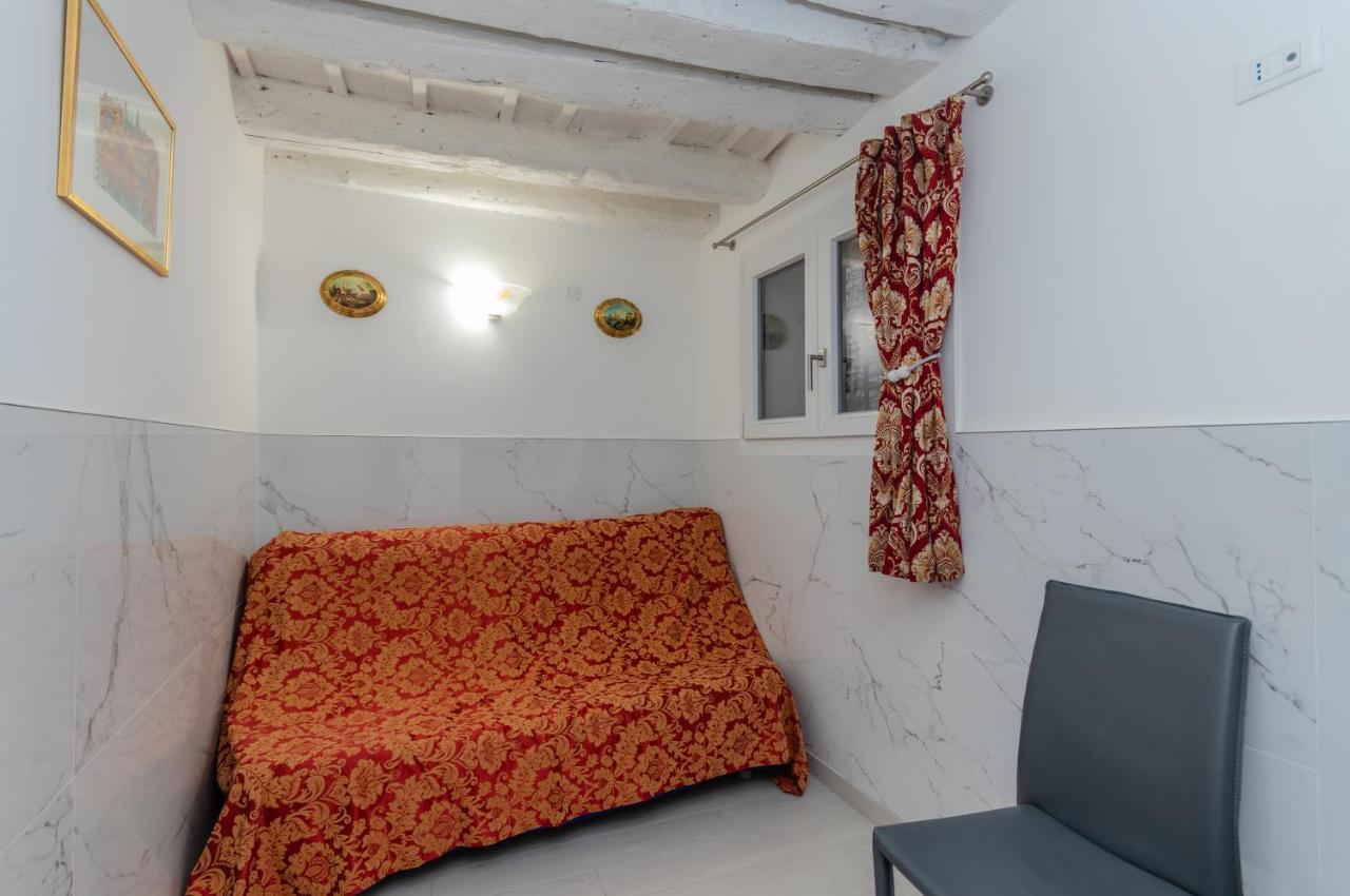 Palazzo Dolfin - Piazza San Marco Lovely Apartment เวนิส ภายนอก รูปภาพ